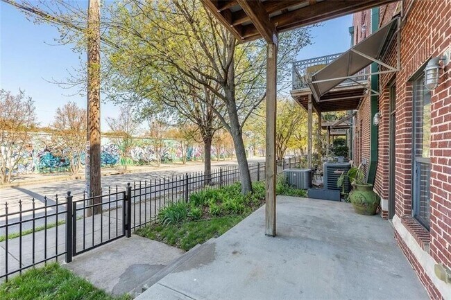 Building Photo - 791 Wylie St SE