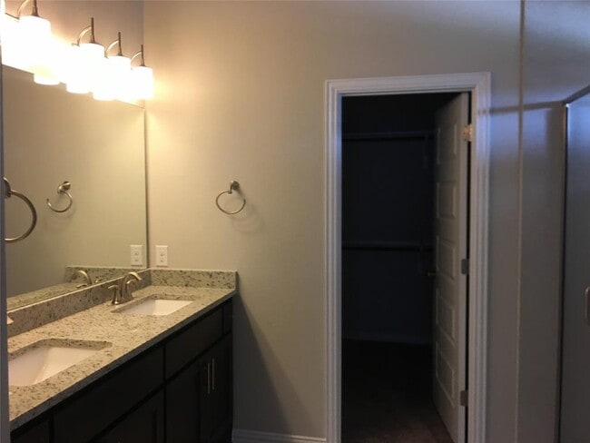 Building Photo - 2917 Diego Dr