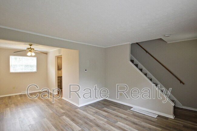 Building Photo - 1226 Parkview Dr