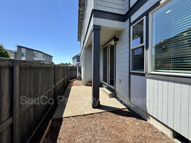 Building Photo - 5575 SE 80th Ave