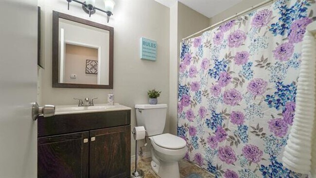 Building Photo - Large 3 Bdrm 2 Ba Condo w/ 2 Car Garage For Rent in Whalen Ranch Available For Rent!