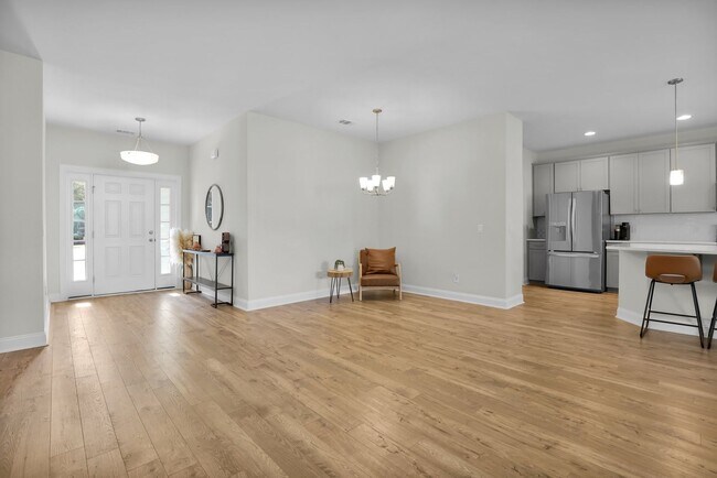 Building Photo - Spacious 5BR/3BA Home with Lagoon View on Quiet Cul-de-Sac!