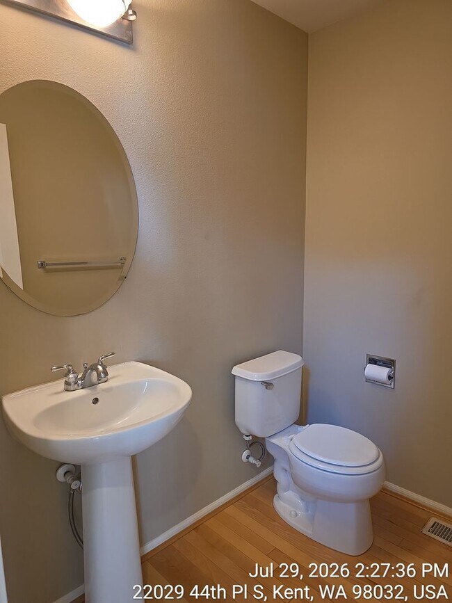 Building Photo - Kent The Parks HOA Community  3 bed, 2.5 bath rental home. Available NOW!