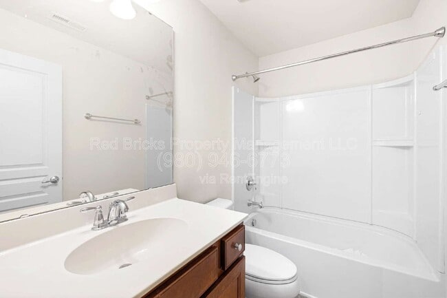 Building Photo - 15426 Canmore Street