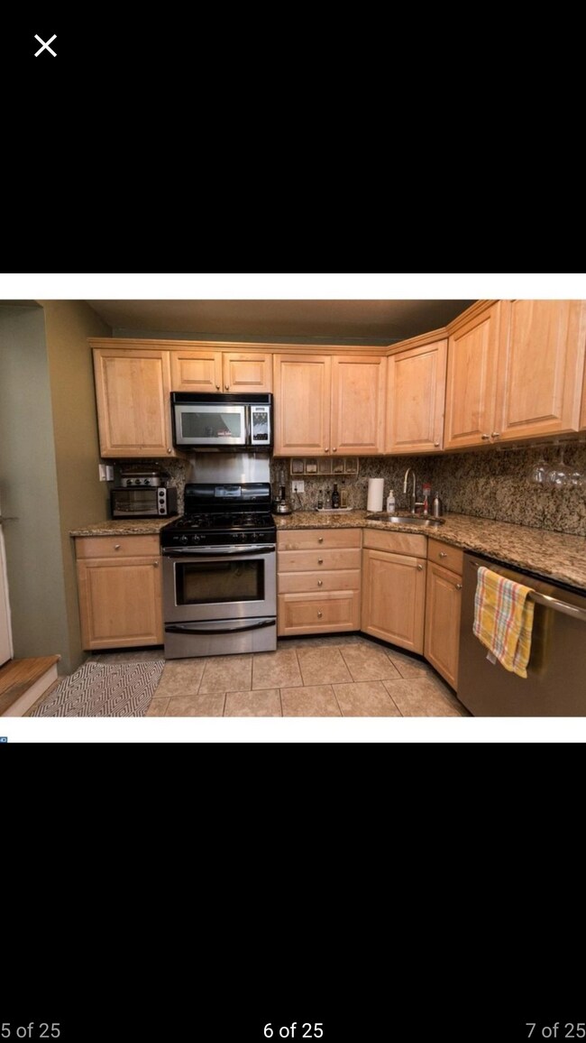 Building Photo - 2713 Poplar St