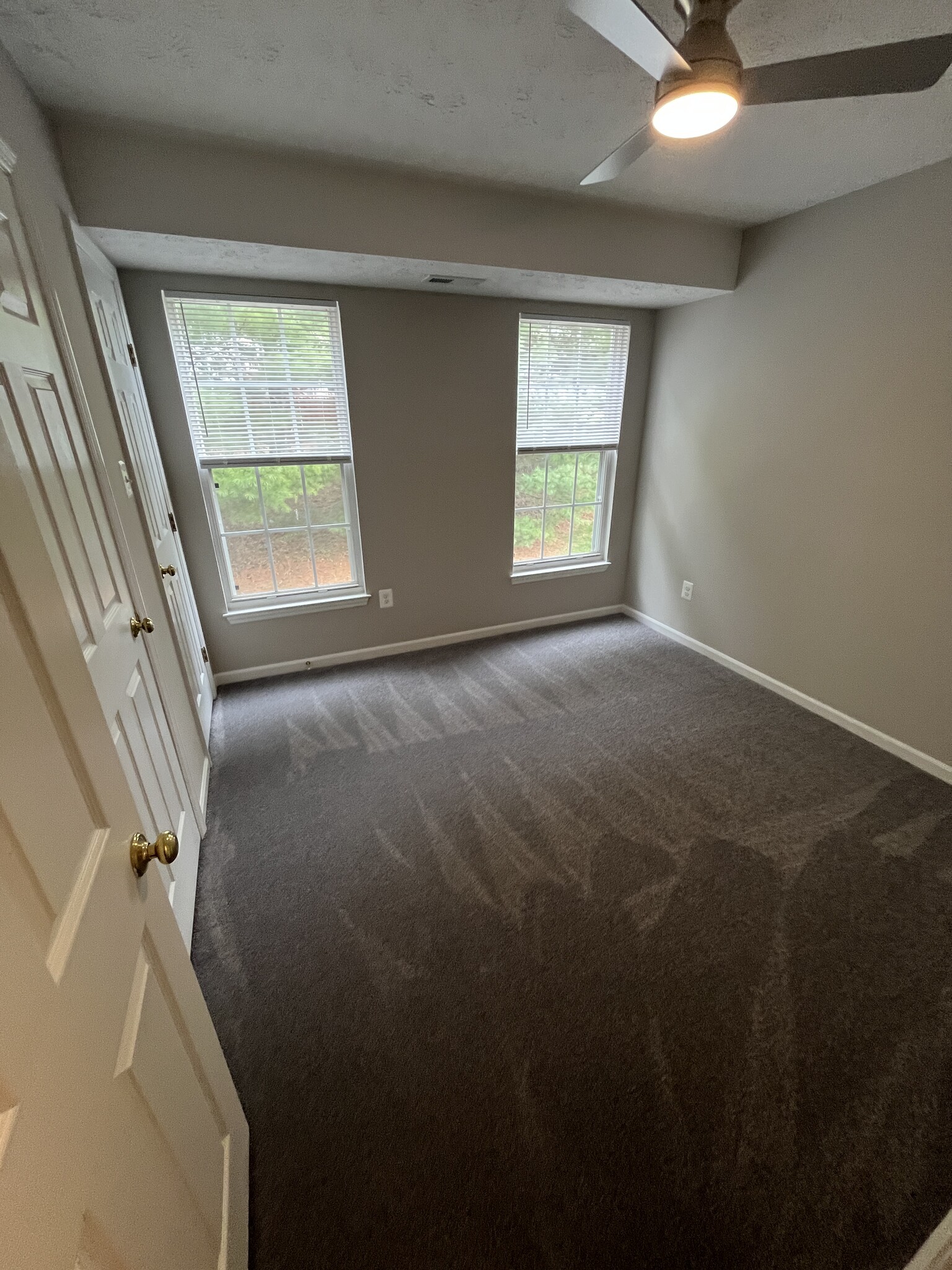 Building Photo - 904 Jessicas Ln