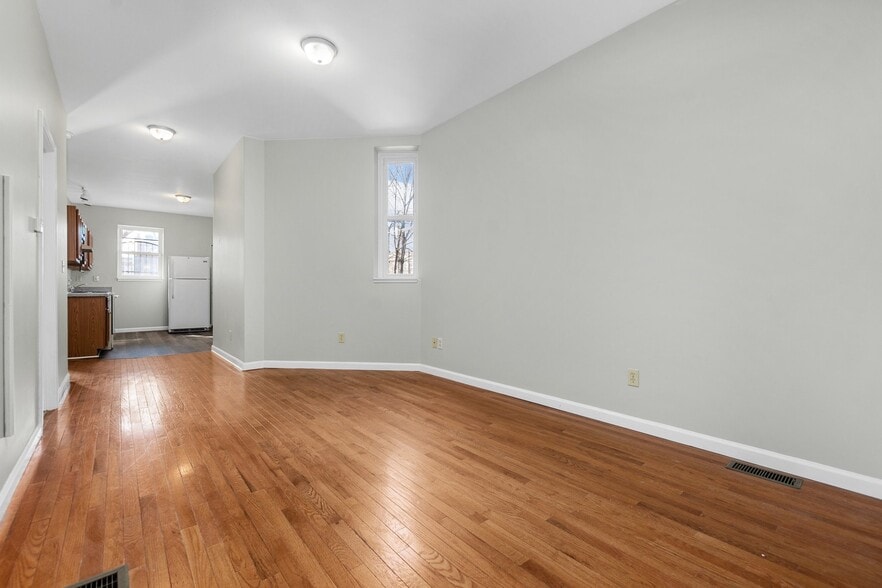 Living room - 3452 Humphrey St