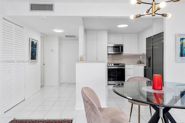 Building Photo - 1865 Brickell Ave