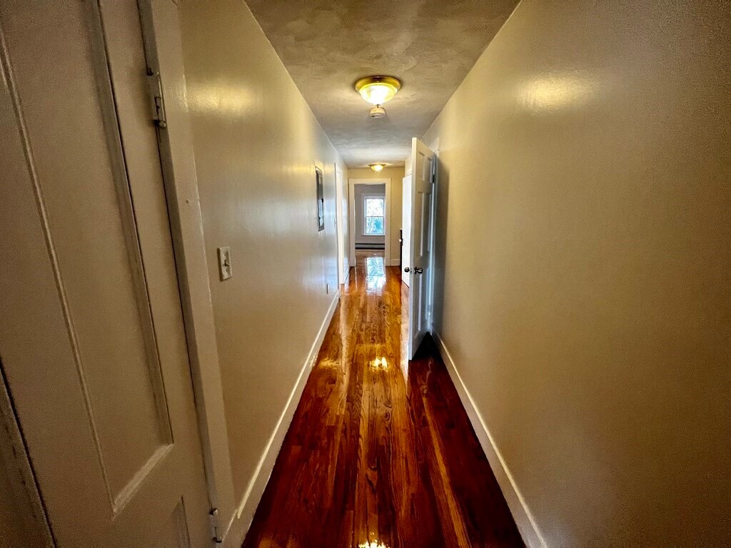 Building Photo - 19 Banks St