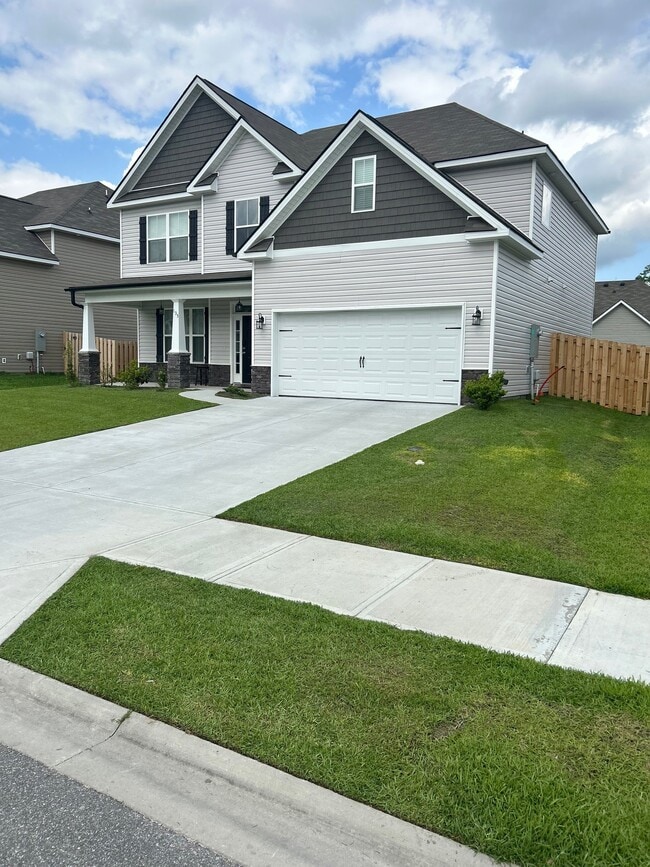 Building Photo - 135 Sams Dr