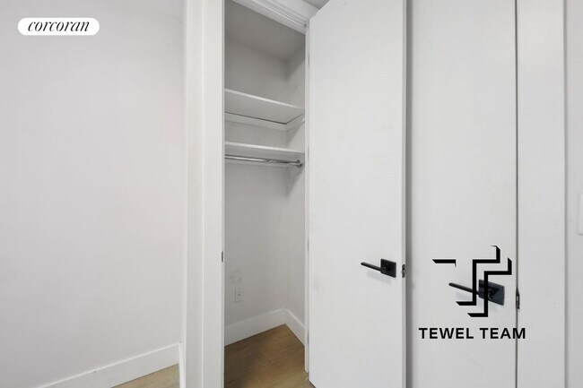 Building Photo - 81 W 118th St