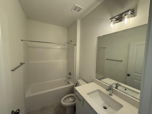 Building Photo - 15354 Oasis Sun Aly