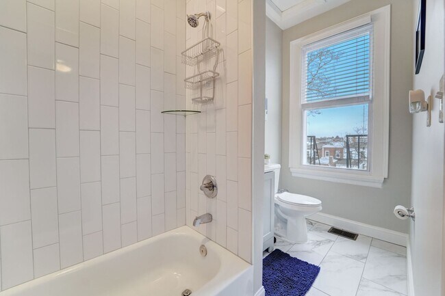 Building Photo - Calvert Street Unit 3 (N.)