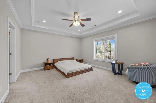 Building Photo - 306 Lamplighter Cir