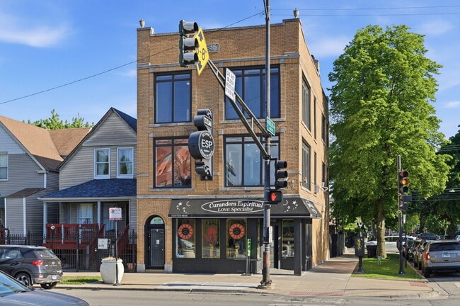 Building Photo - 4159 W Fullerton Ave