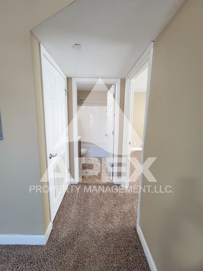 Building Photo - MOVE-IN SPECIAL,NO RENT TIL APRIL 1ST! - AVALON APARTMENT HOMES - 2BD - 1BA Apartment off Topside...