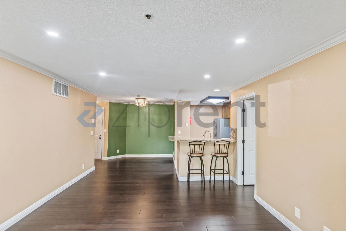 Building Photo - 2306 La Terrace Cir