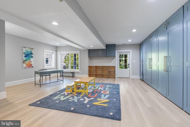 Building Photo - 7002 River Oaks Dr