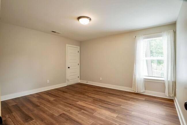 Building Photo - 4790 McGill Ct