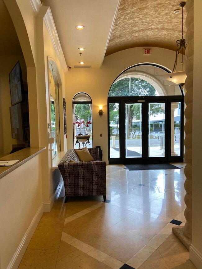 Building Photo - 616 Clearwater Park Rd