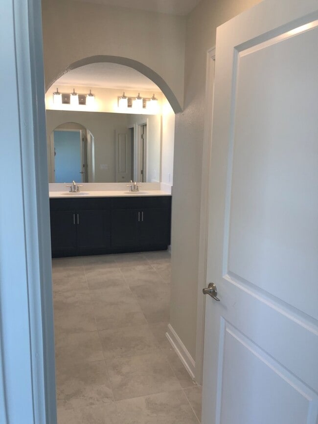 Building Photo - Just Listed!  3/2.5 Located In Beautiful P...