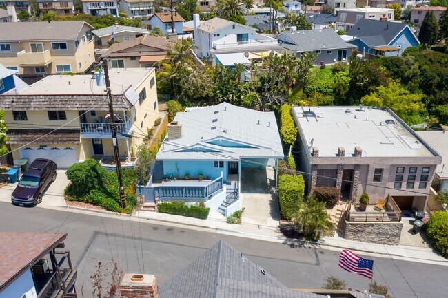 Building Photo - Charming Lantern District Bungalow