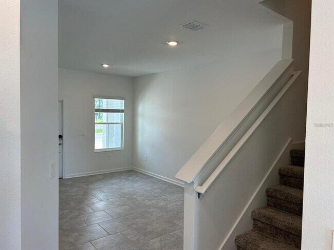 Building Photo - 3350 Laurent Lp