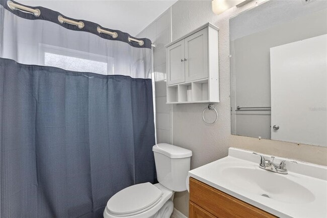 Building Photo - 685 71st Ave N