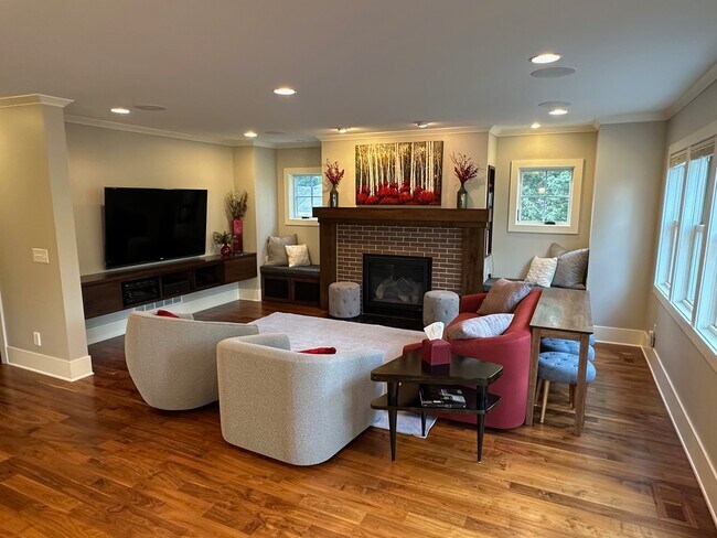 Building Photo - 4015 Wood End Dr