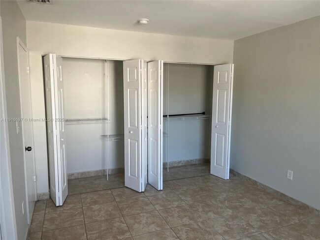 Building Photo - 9722 NW 6th Ln