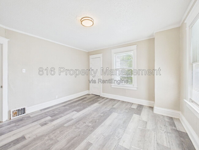 Building Photo - 3205 E 31st St