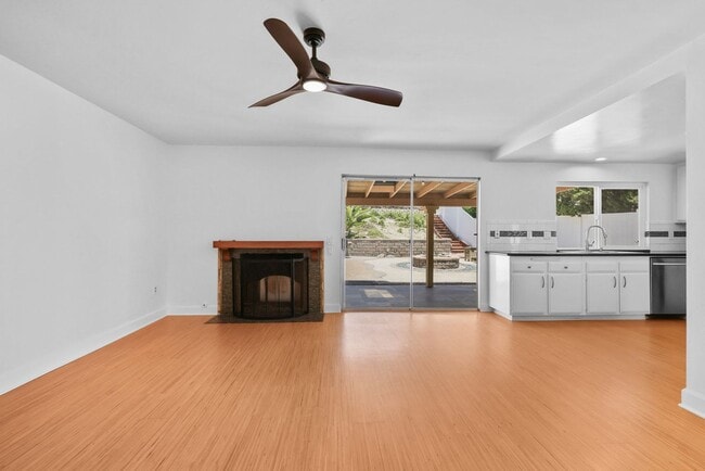 Building Photo - Clean Single Story on Cul-de-sac Near Cala...
