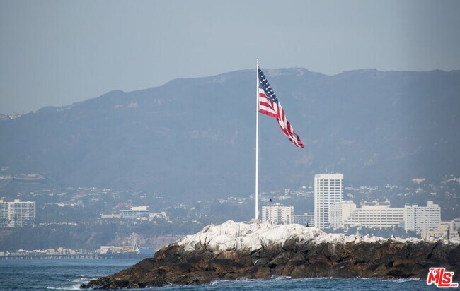 Building Photo - 2910 Neilson Wy