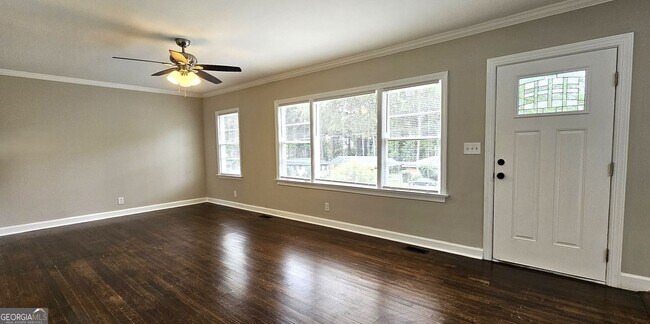 Building Photo - 1752 Parkhill Dr