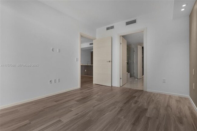 Building Photo - 801 S Miami Ave