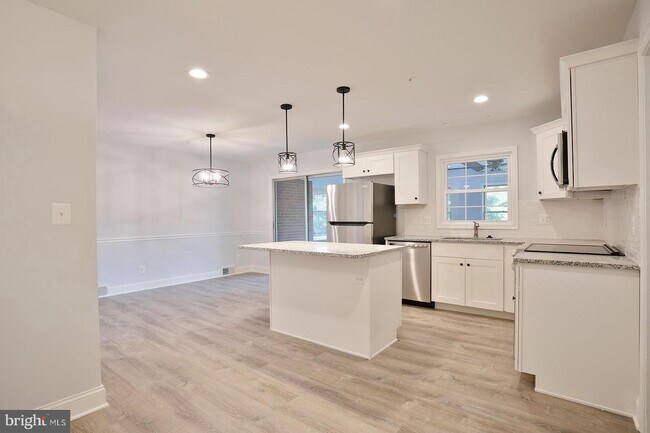 Building Photo - 316 Farm Rd