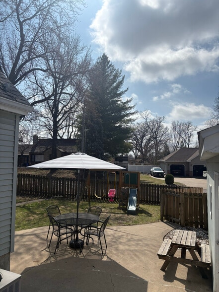 Building Photo - 1016 E Highland Pl