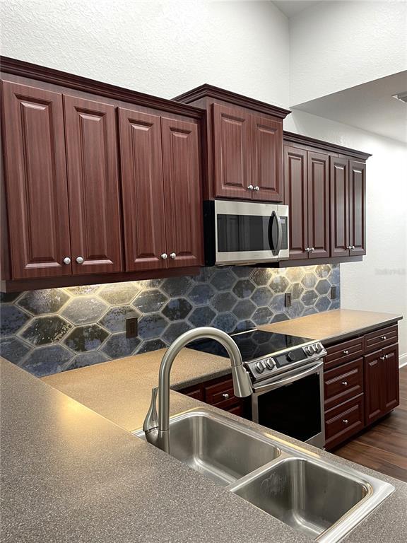 Building Photo - 2946 Mission Lakes Dr