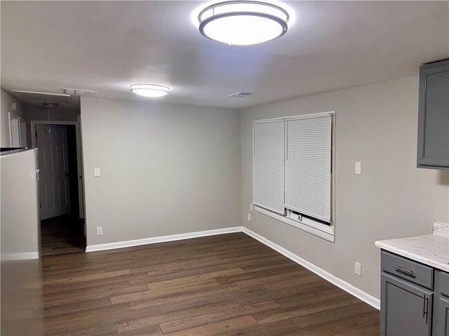 Building Photo - 108 Lambert Dr