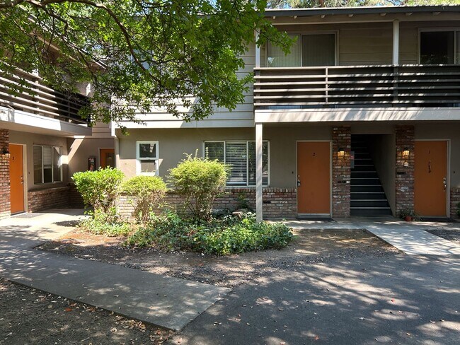 Building Photo - Mountain View Apartments