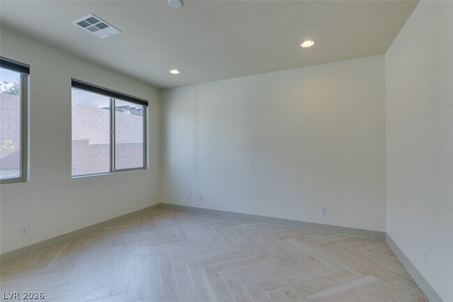 Building Photo - 9009 Janice Glen Ave