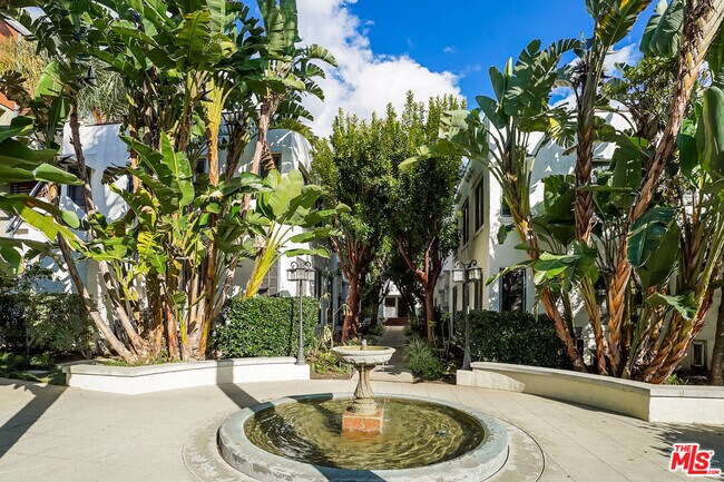 Building Photo - 1250 N Harper Ave