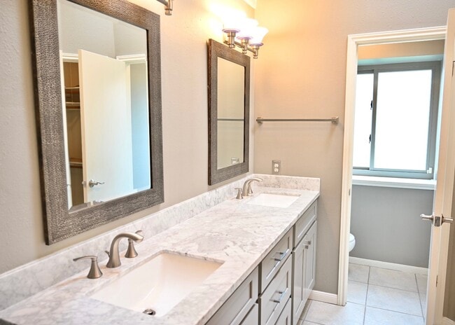 Building Photo - 10207 Wayward Wind Ln