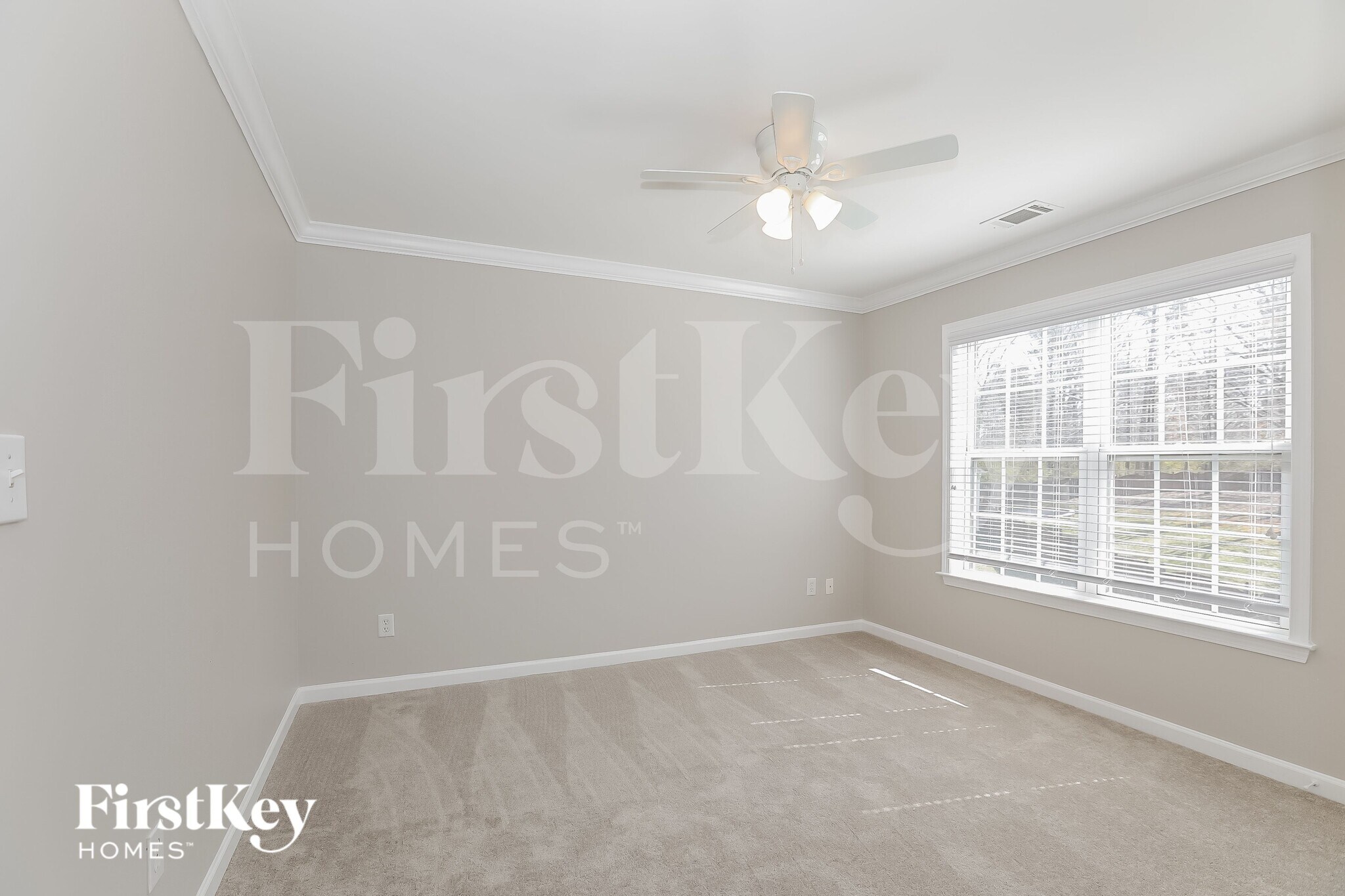 Building Photo - 2127 Mitford Ct
