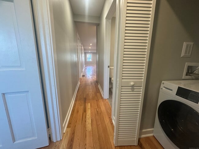 Building Photo - 109 Churchill St