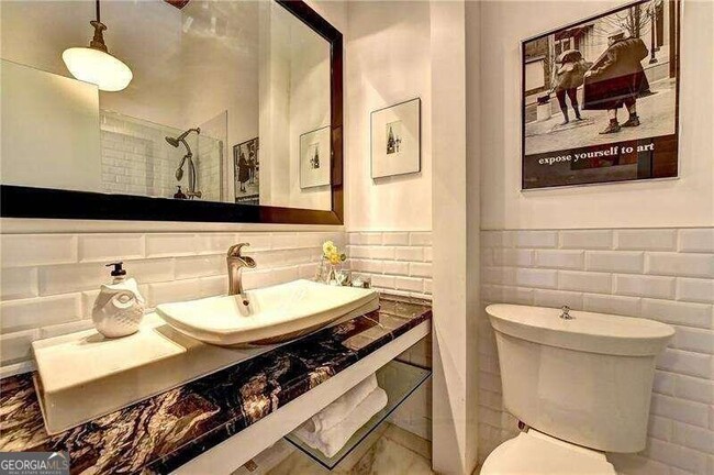 Building Photo - 161 Mangum St SW