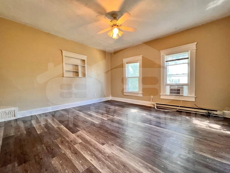 Building Photo - 3419 1st St