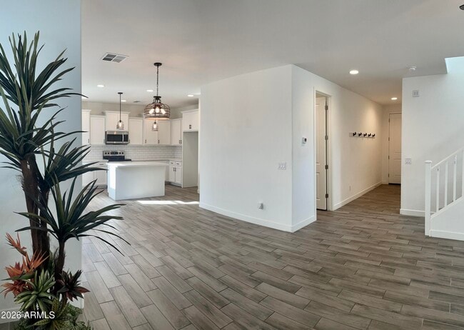 Building Photo - 5549 S Dillon