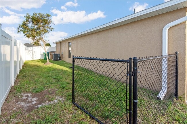 Building Photo - 510 Skyline Blvd