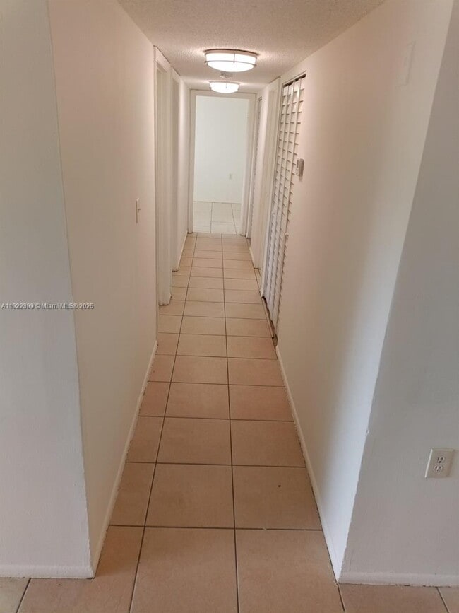 Building Photo - 1200 Lake Victoria Dr